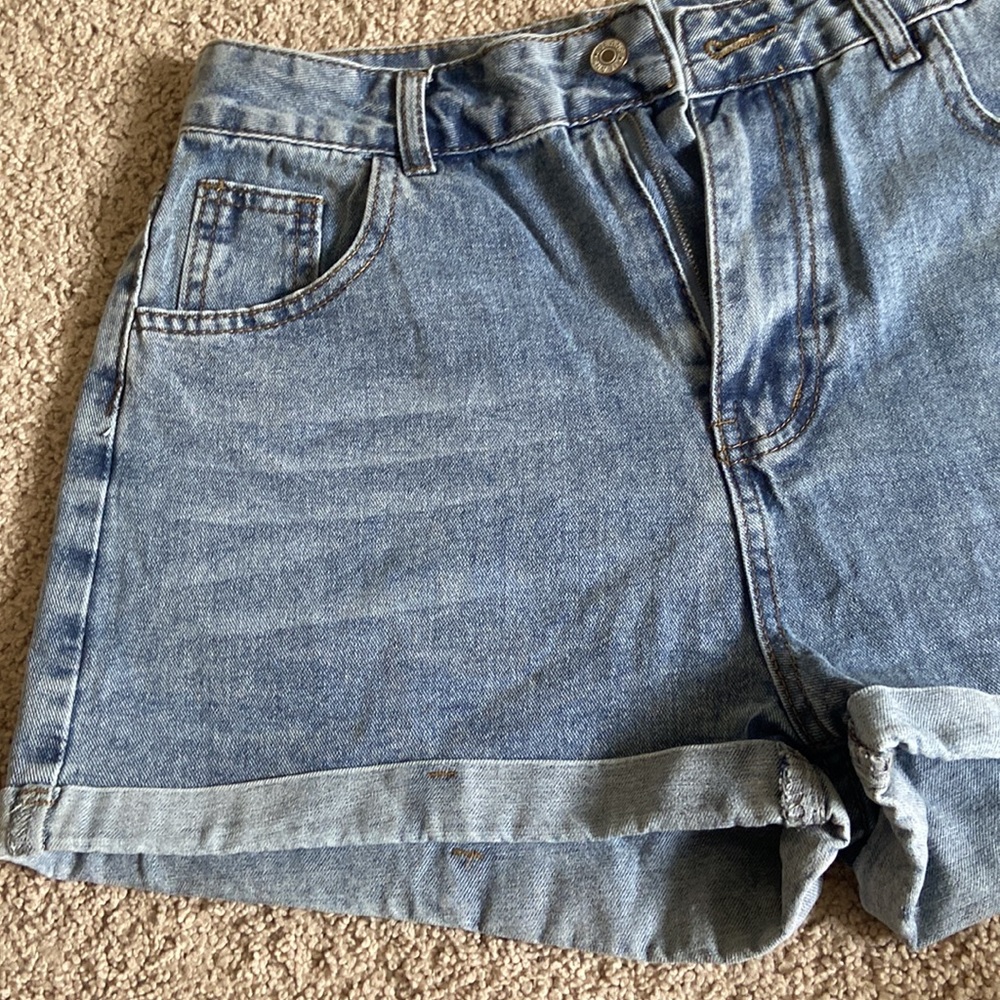 HIGH RISE CUFFED SHORTS - Picture 2 of 4